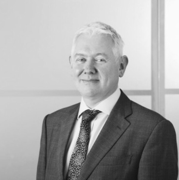 crop 367x368 Peter Hill 002 bw